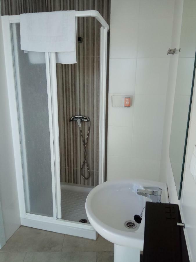 Hostal Brisas De Conil コニル・デ・ラ・フロンテラ エクステリア 写真